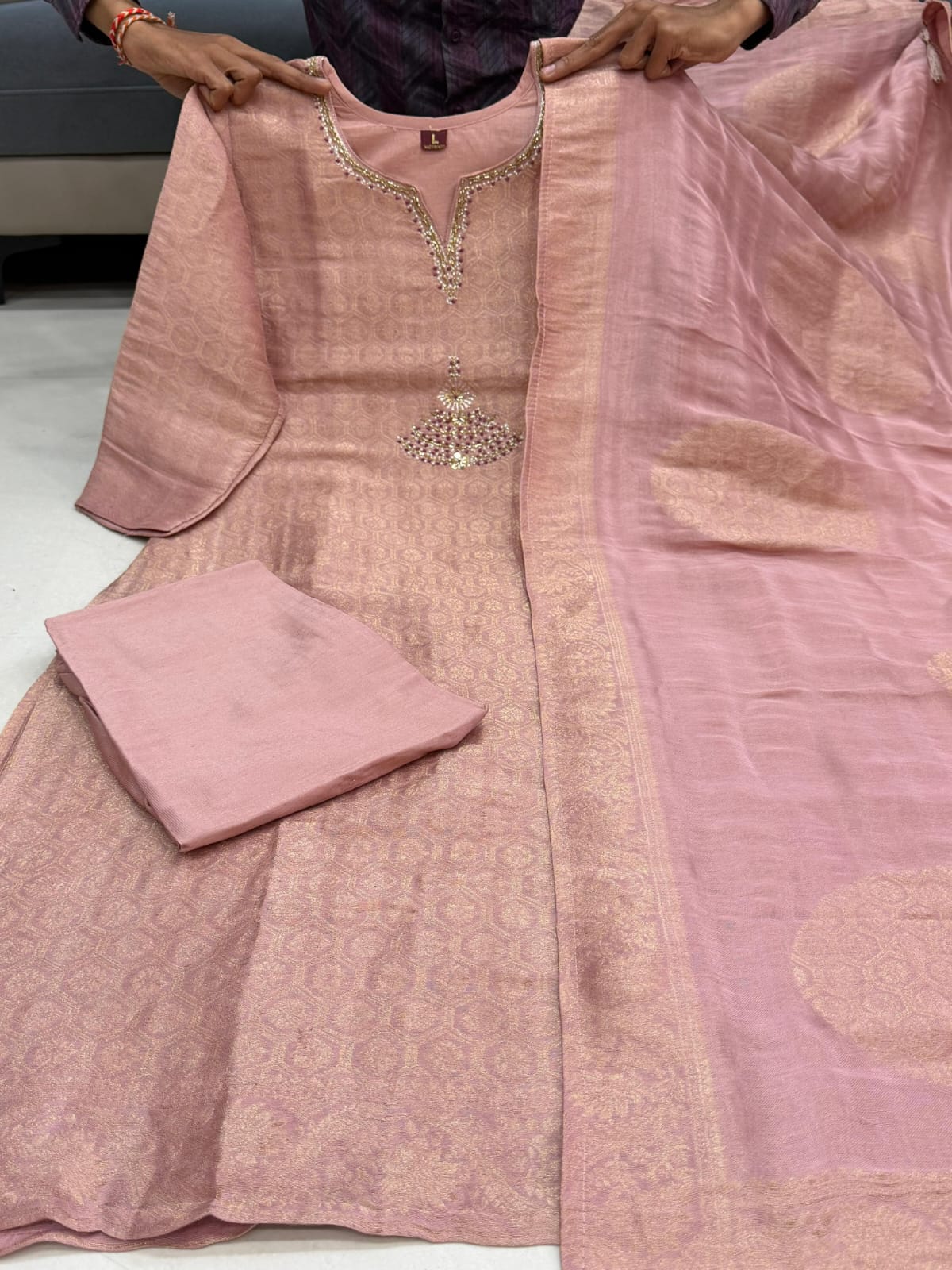 Kanjivaram Glass Tissue Suit Set - Additional view