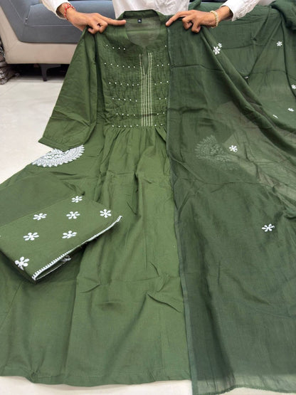 Full flat lay of kurta set with dupatta